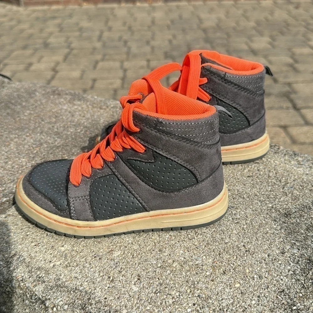 GAP~SIZE 11~BOY TODDLER~CHARCOAL HEATHER~HIGH TOP~SNEAKERS~GREAT CONDITION~BR​